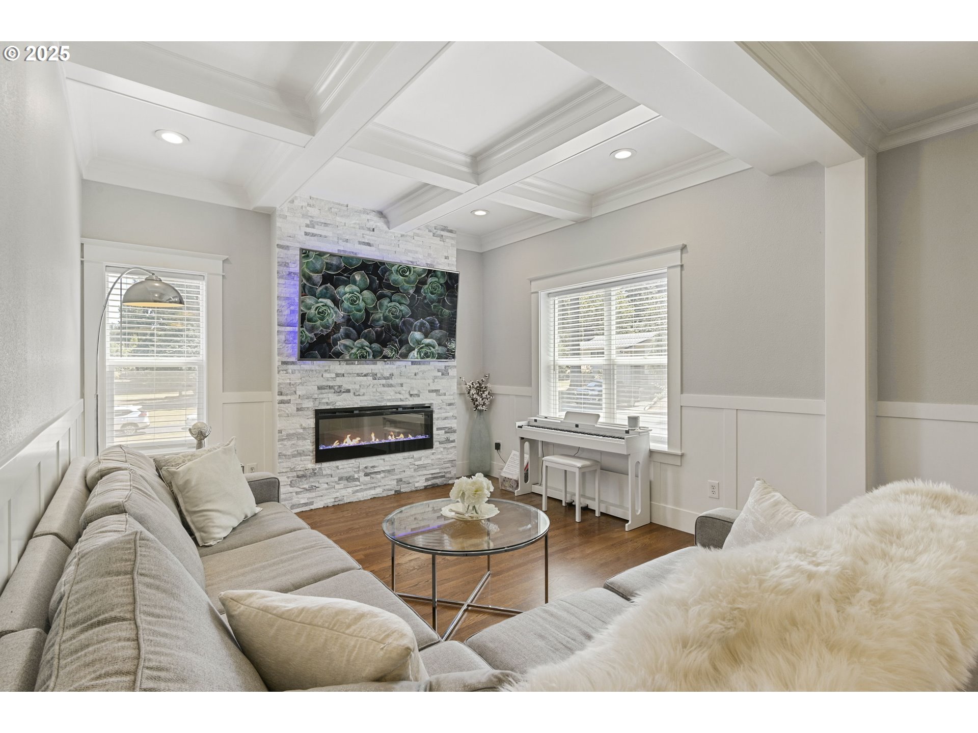 Vancouver, Washington, 98686, United States, 6 Bedrooms Bedrooms, ,3 BathroomsBathrooms,Residential,For Sale,1989368