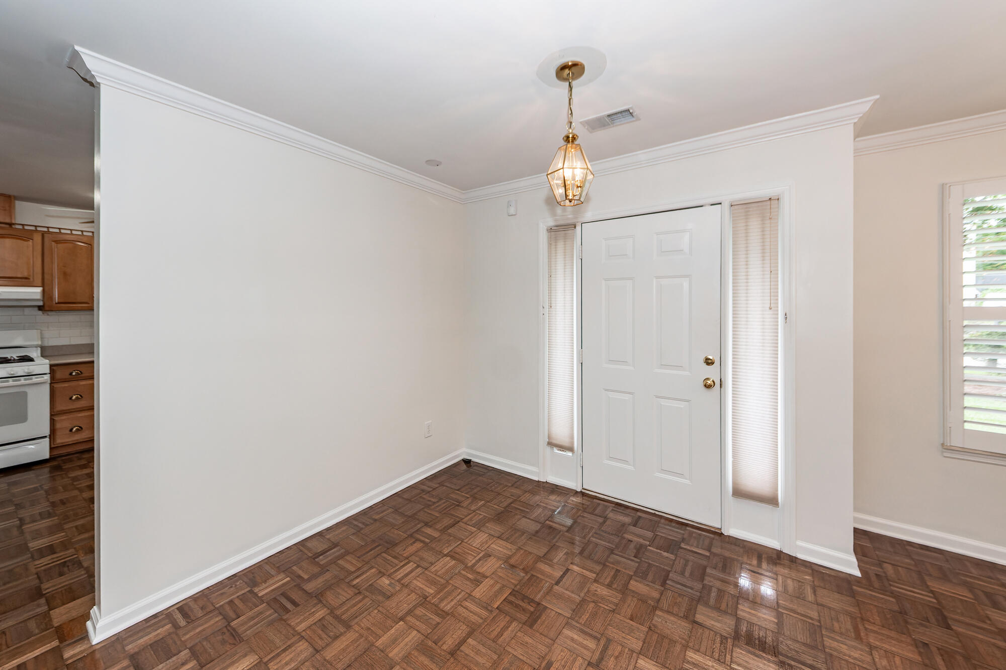 Mount Pleasant, South Carolina, 29466, United States, 3 Bedrooms Bedrooms, ,2 BathroomsBathrooms,Residential,For Sale,1743207
