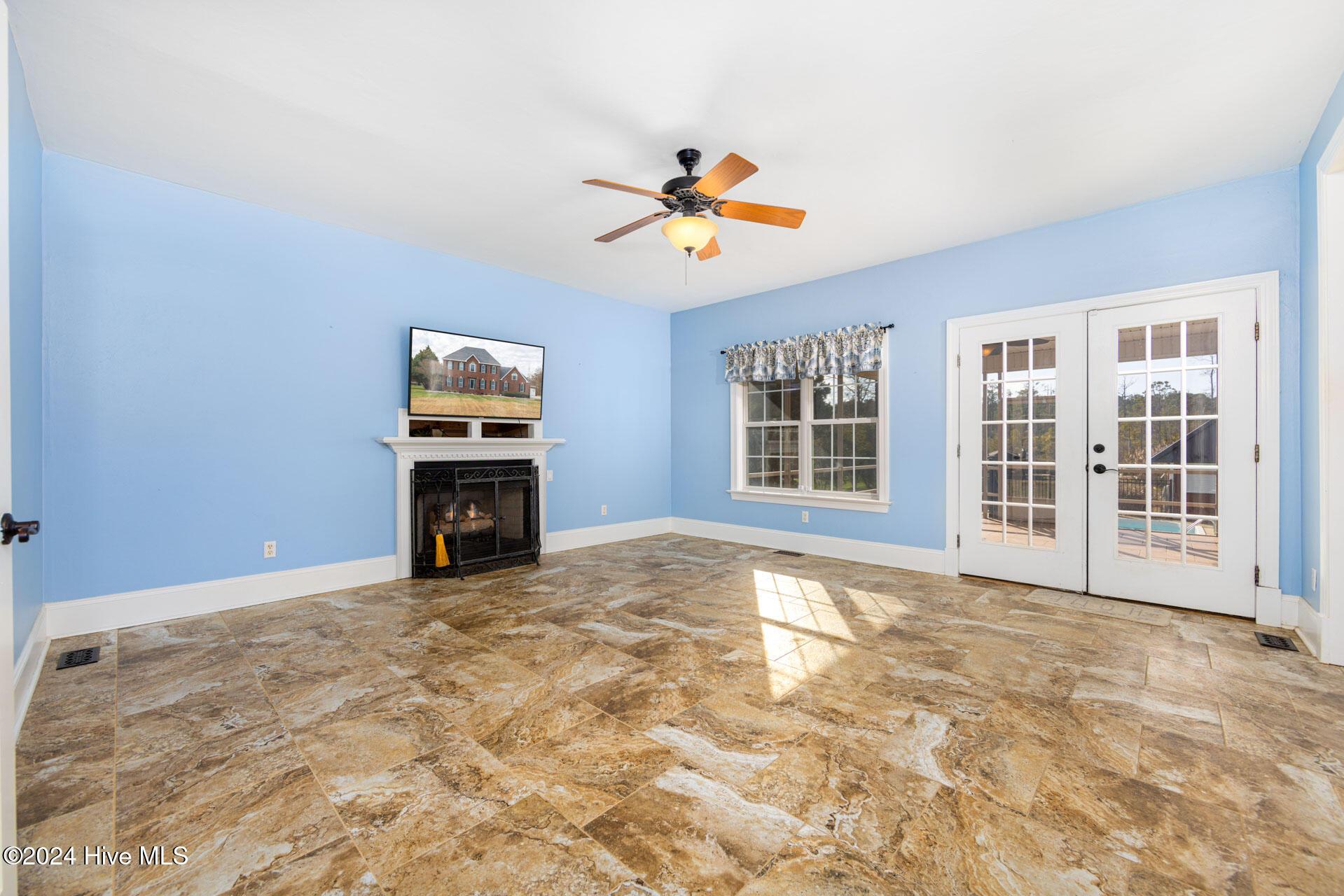 Currituck, North Carolina, 27929, United States, 4 Bedrooms Bedrooms, ,4 BathroomsBathrooms,Residential,For Sale,1849903