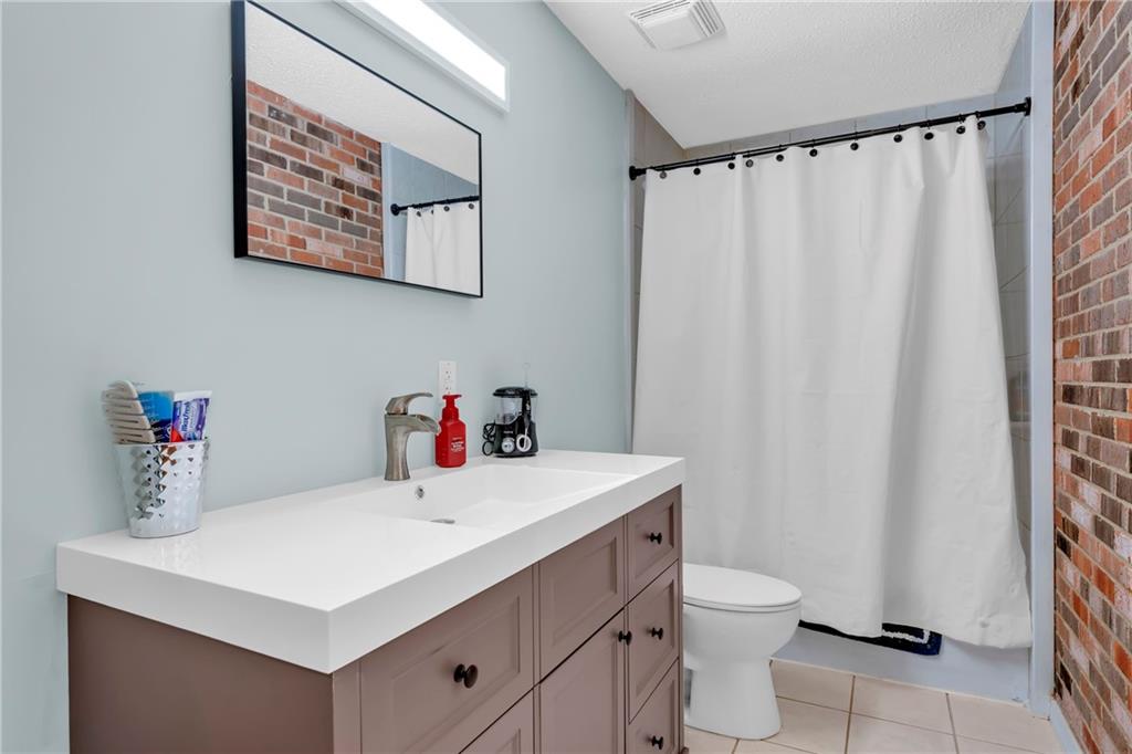 Grand Bay, Alabama, 36541, United States, 5 Bedrooms Bedrooms, ,3 BathroomsBathrooms,Residential,For Sale,2000990