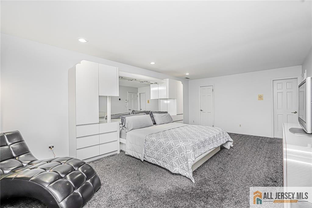 East Brunswick, New Jersey, 08816, United States, 4 Bedrooms Bedrooms, ,4 BathroomsBathrooms,Residential,For Sale,1847470