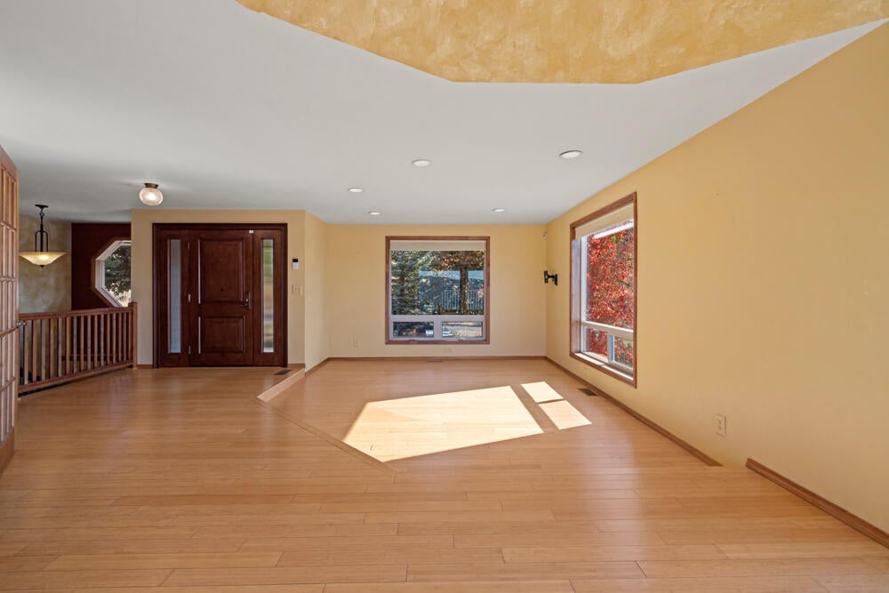 Klamath Falls, Oregon, 97601, United States, 4 Bedrooms Bedrooms, ,4 BathroomsBathrooms,Residential,For Sale,1804036