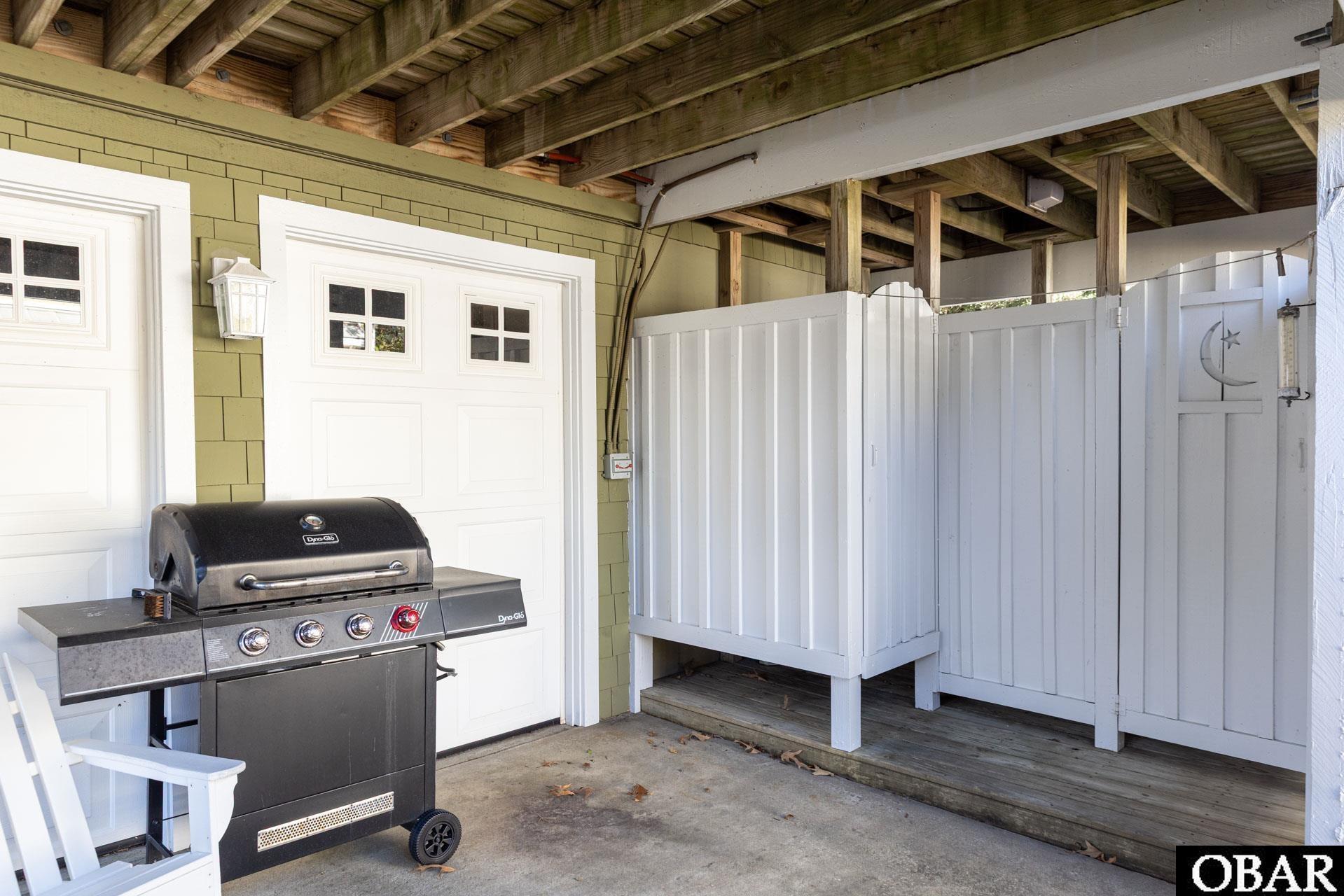 Duck, North Carolina, 27949, United States, 6 Bedrooms Bedrooms, ,7 BathroomsBathrooms,Residential,For Sale,1994366