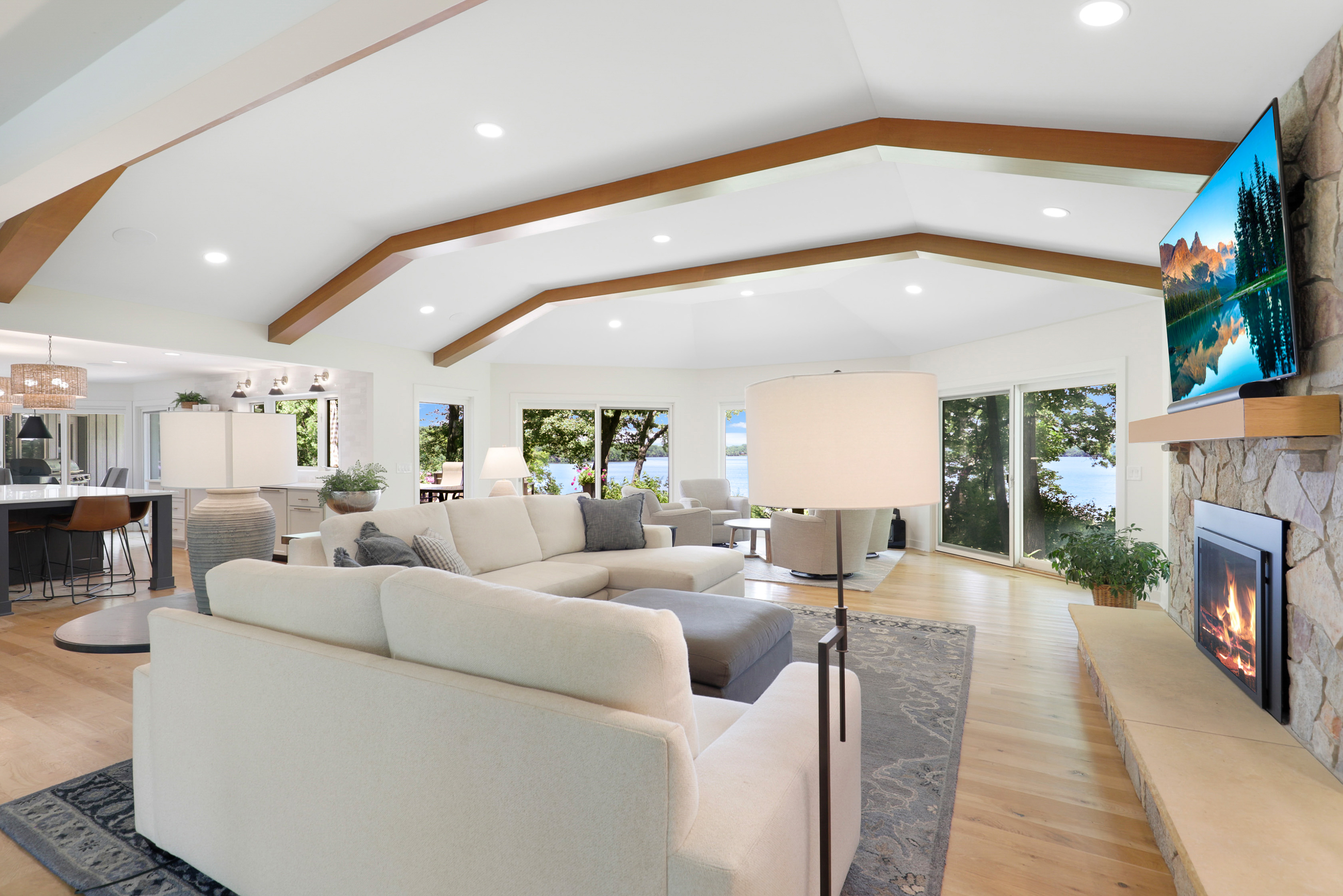  Lakeside Luxury with Timeless Charm and Modern Touches - 物件實景