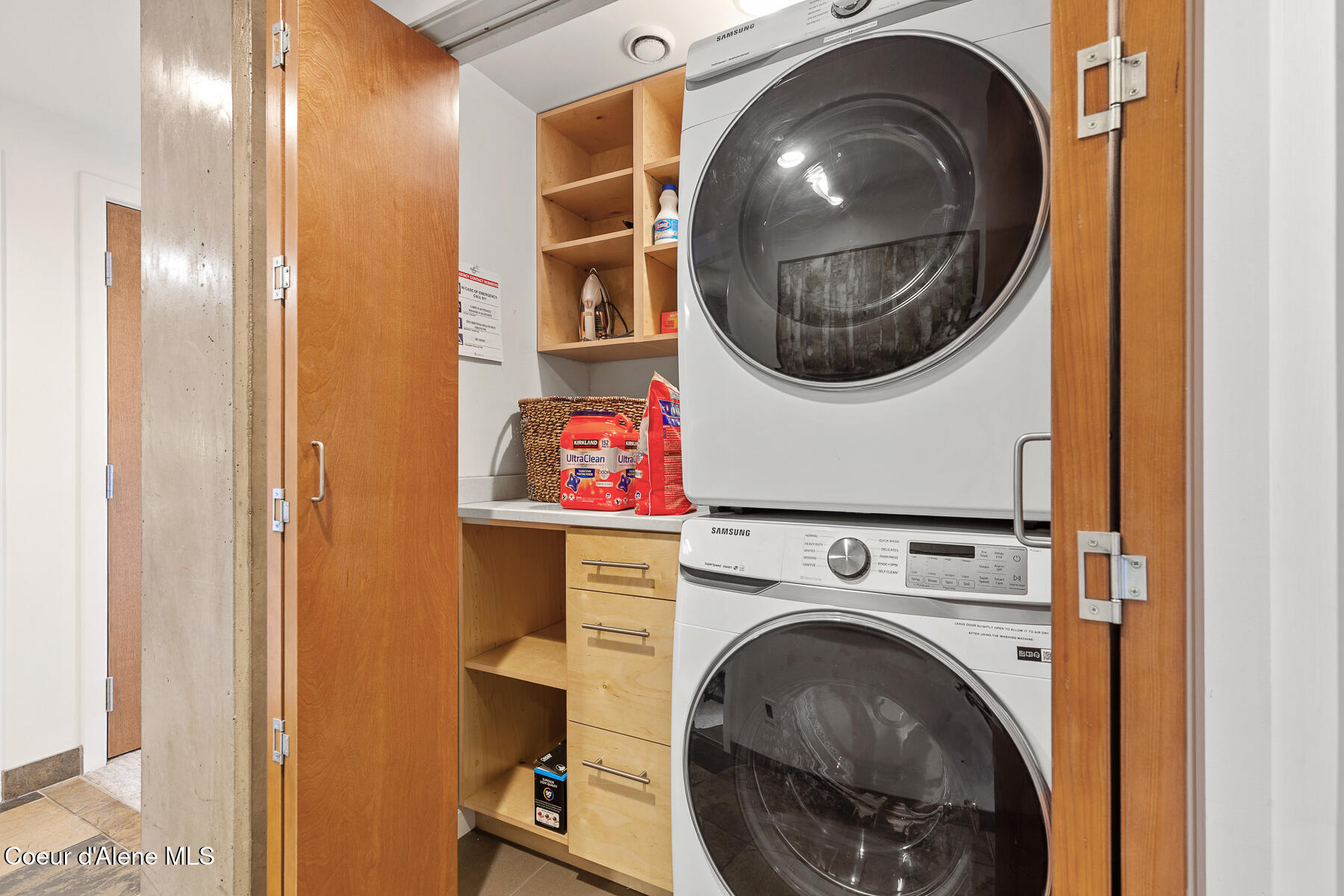 Coeur d'Alene, Idaho, 83814, United States, 2 Bedrooms Bedrooms, ,2 BathroomsBathrooms,Residential,For Sale,2007822