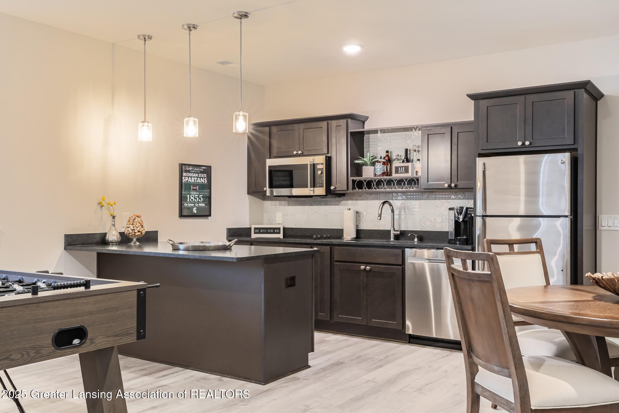 East Lansing, Michigan, 48823, United States, 5 Bedrooms Bedrooms, ,5 BathroomsBathrooms,Residential,For Sale,1987715