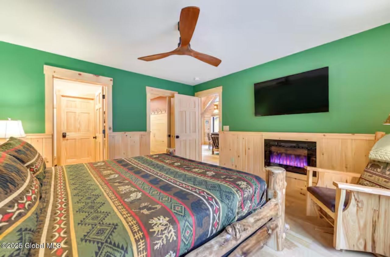 Gloversville, New York, 12078, United States, 2 Bedrooms Bedrooms, ,1 BathroomBathrooms,Residential,For Sale,1876319