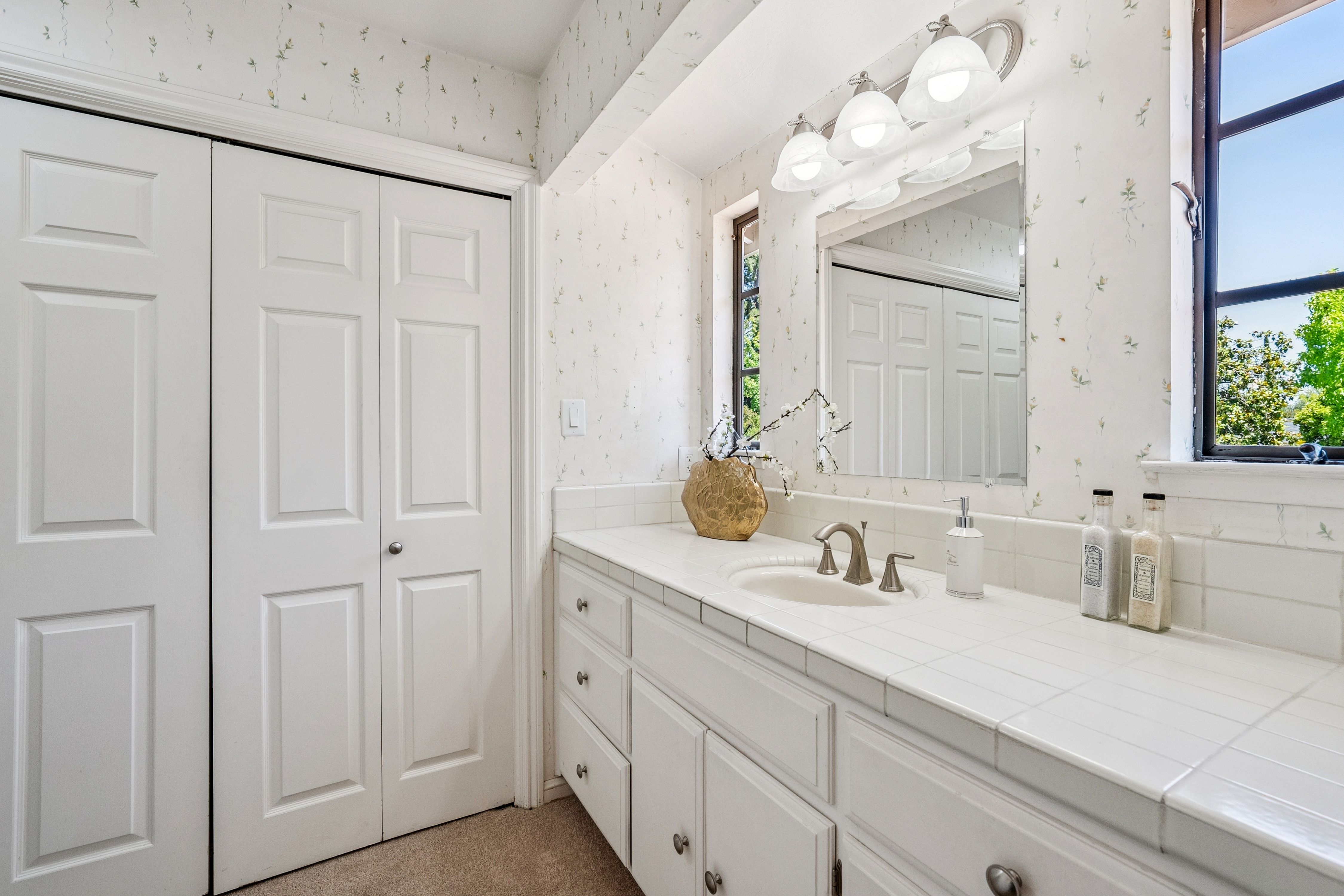  Mount Carmel Mediterranean with Detached Cottage - 物件實景