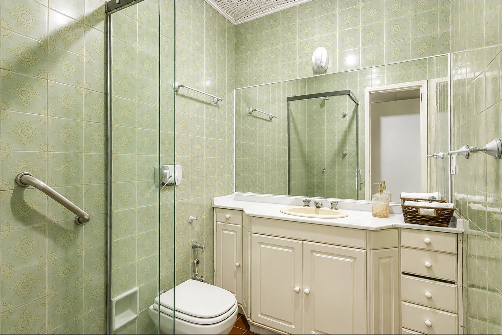  Spacious Apartment on Avenida Atlântica with Uninterrupted Ocean Views - 物件實景