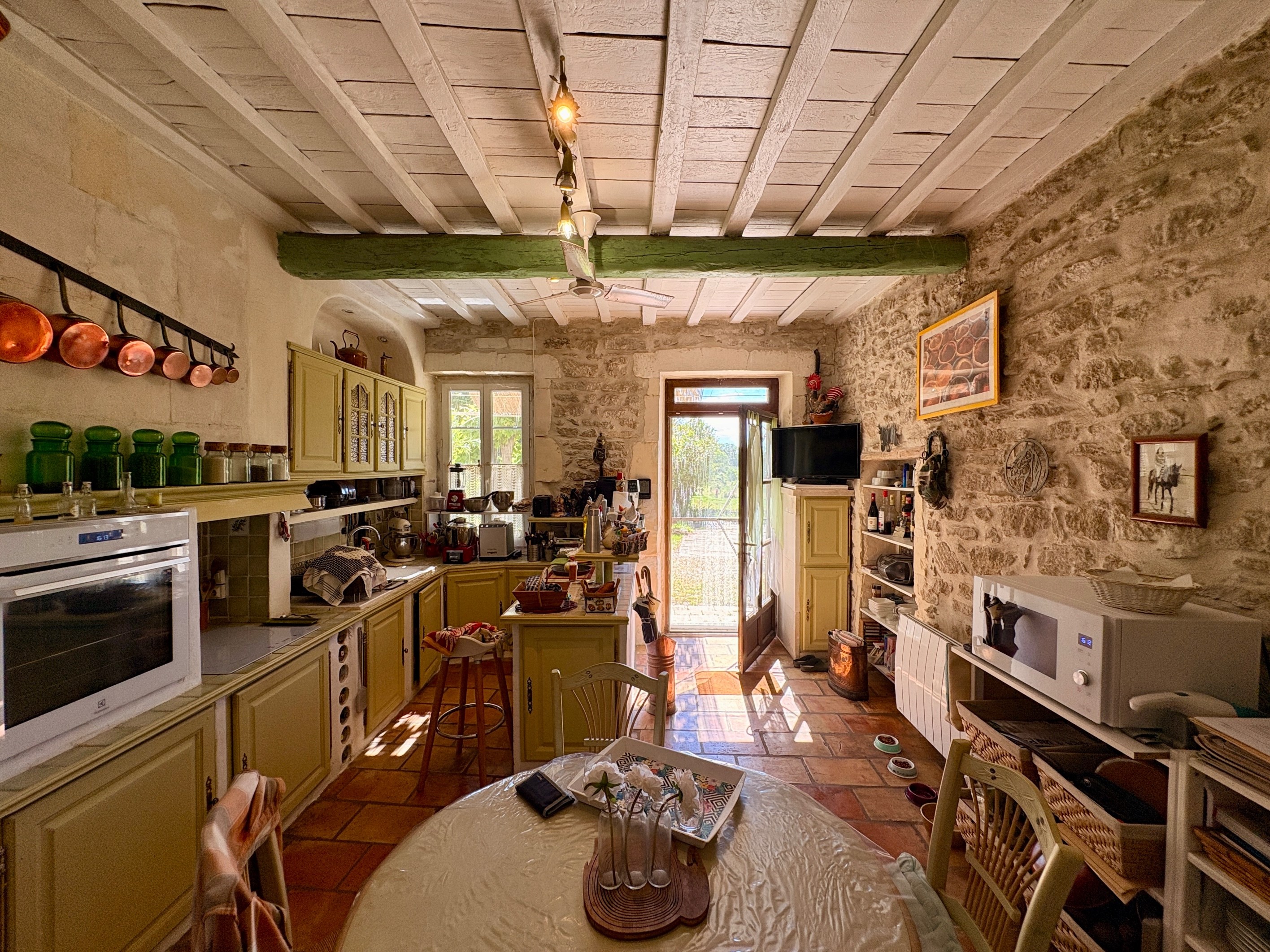  Authentic family farmhouse set in the heart of a private estate of more than 3 … - 物件實景
