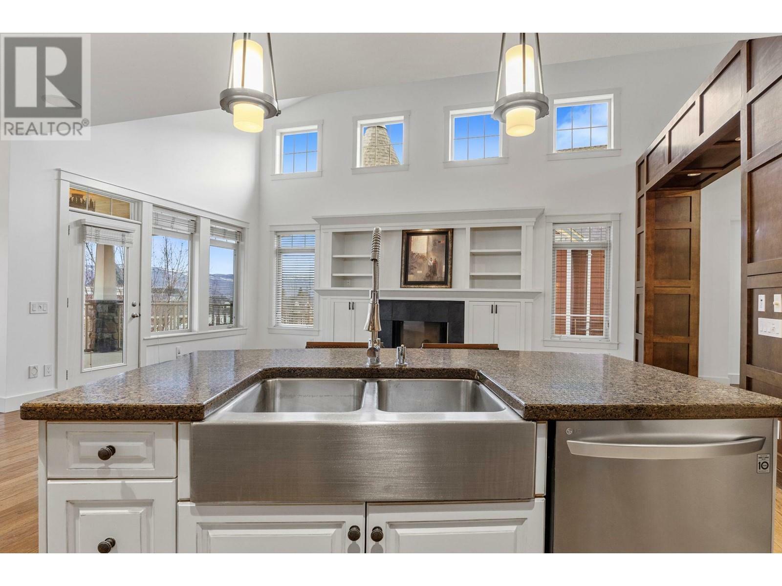 KELOWNA, British Columbia, V1W 4L5, CA, 4 Bedrooms Bedrooms, ,3 BathroomsBathrooms,Residential,For Sale,1837139