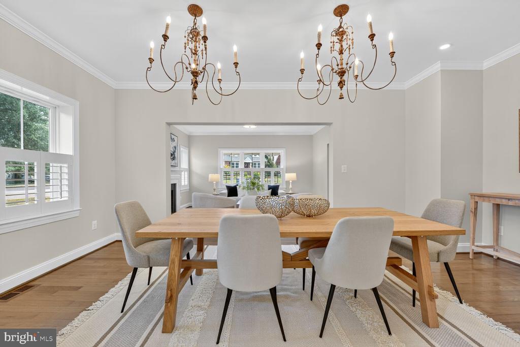 Arlington, Virginia, 22213, United States, 5 Bedrooms Bedrooms, ,5 BathroomsBathrooms,Residential,For Sale,1982488