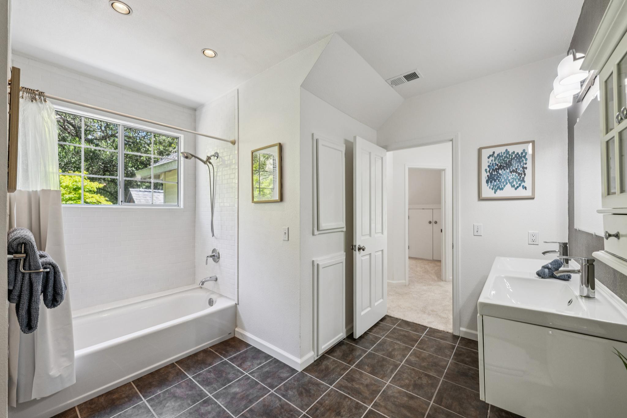  Elegant Northeast Santa Rosa Home on .5 Acres - 物件實景