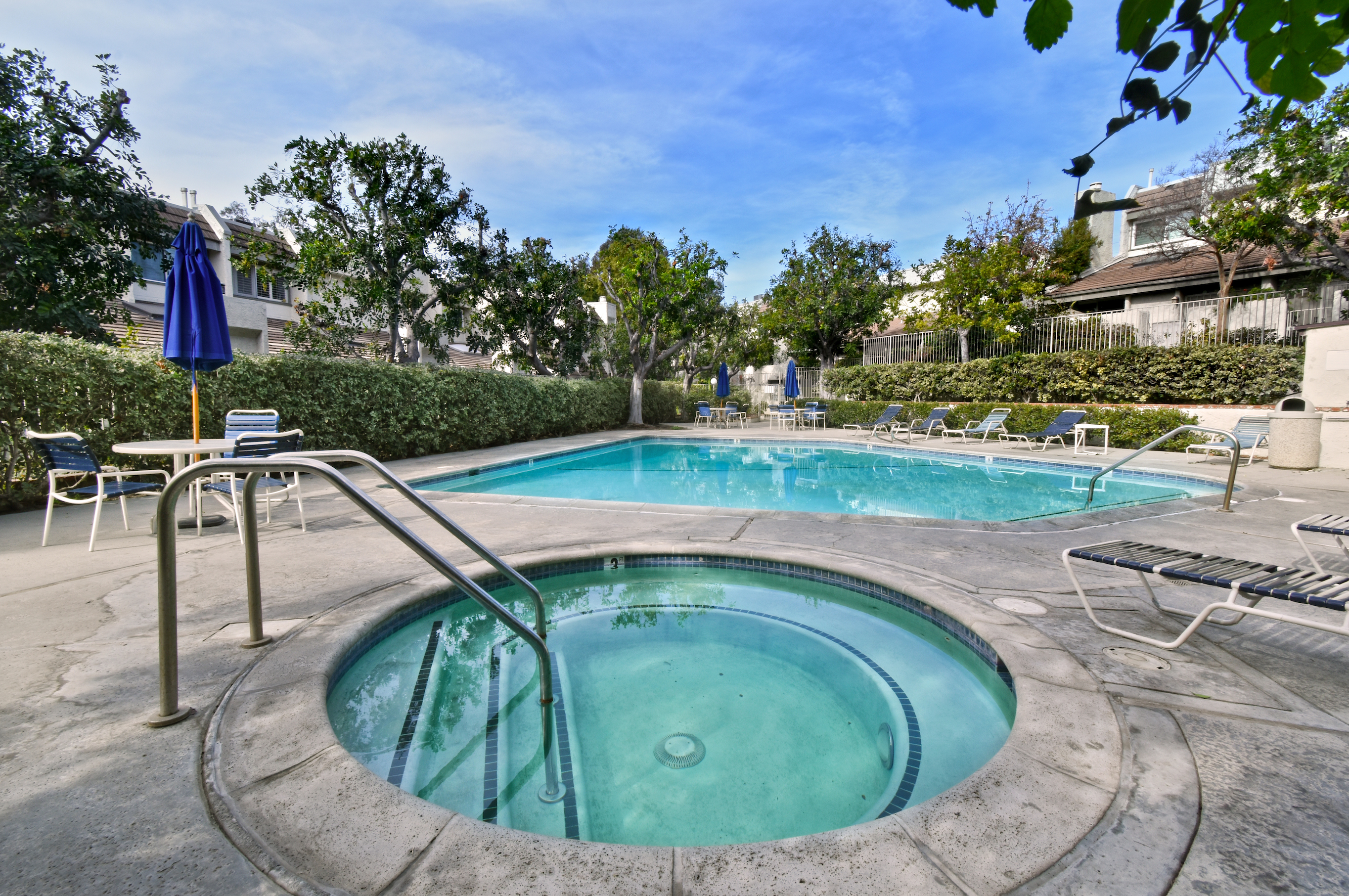  11738 Moorpark Street Unit E - 物件實景