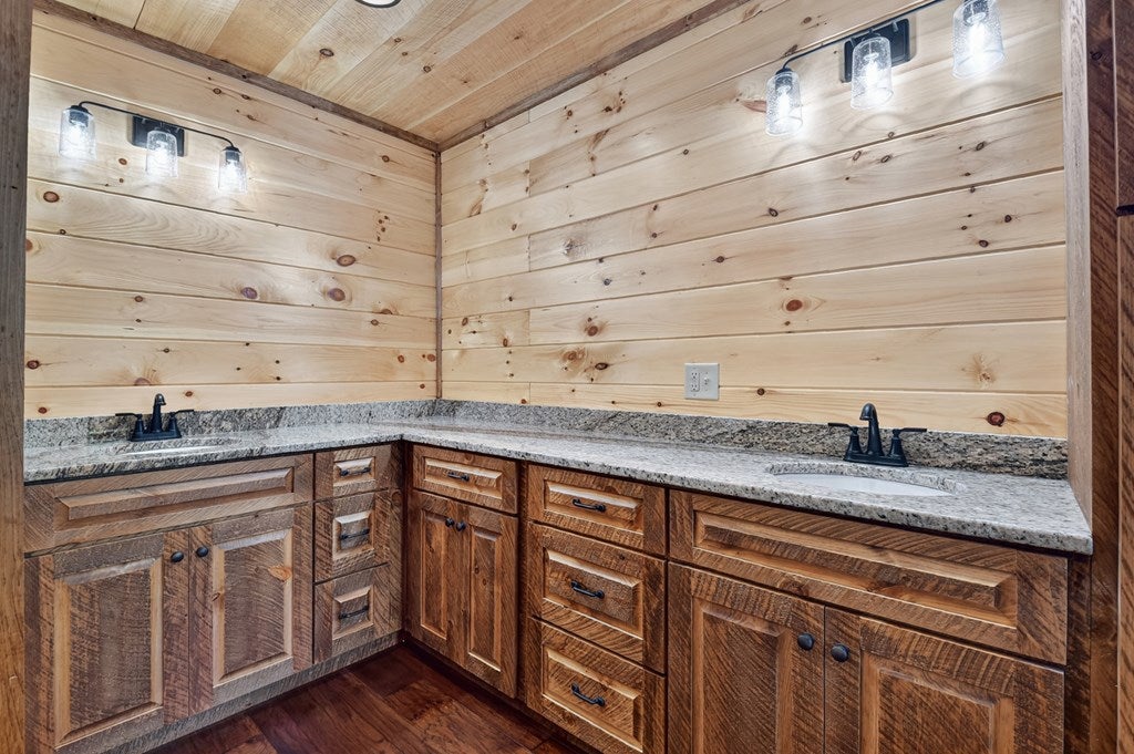 Mineral Bluff, Georgia, 30559, United States, 4 Bedrooms Bedrooms, ,3 BathroomsBathrooms,Residential,For Sale,1953348