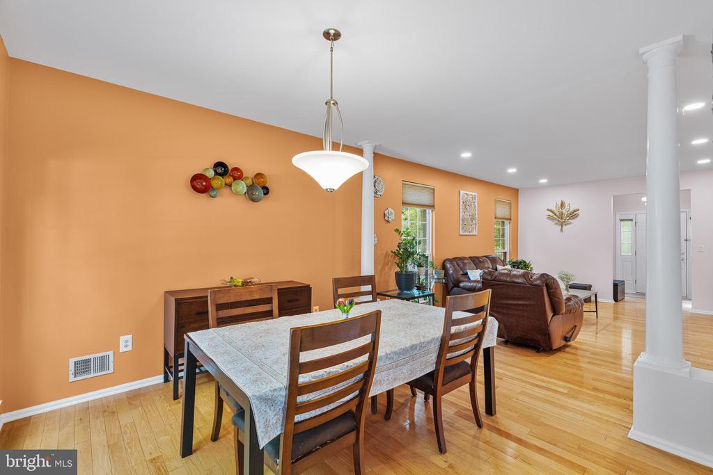 Plainsboro, New Jersey, 08536, United States, 4 Bedrooms Bedrooms, ,3 BathroomsBathrooms,Residential,For Sale,1922376
