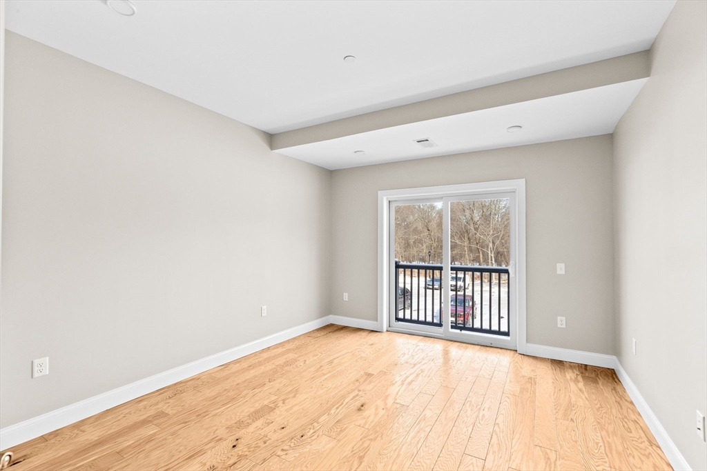Milton, Massachusetts, 02186, United States, 2 Bedrooms Bedrooms, ,2 BathroomsBathrooms,Residential,For Sale,1735938