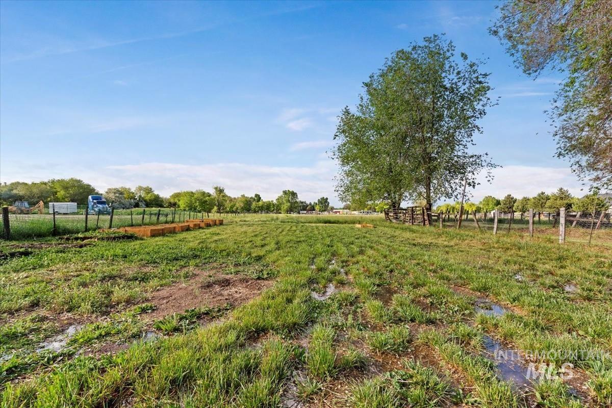 Nampa, Idaho, 83687, United States, 3 Bedrooms Bedrooms, ,2 BathroomsBathrooms,Residential,For Sale,1827445