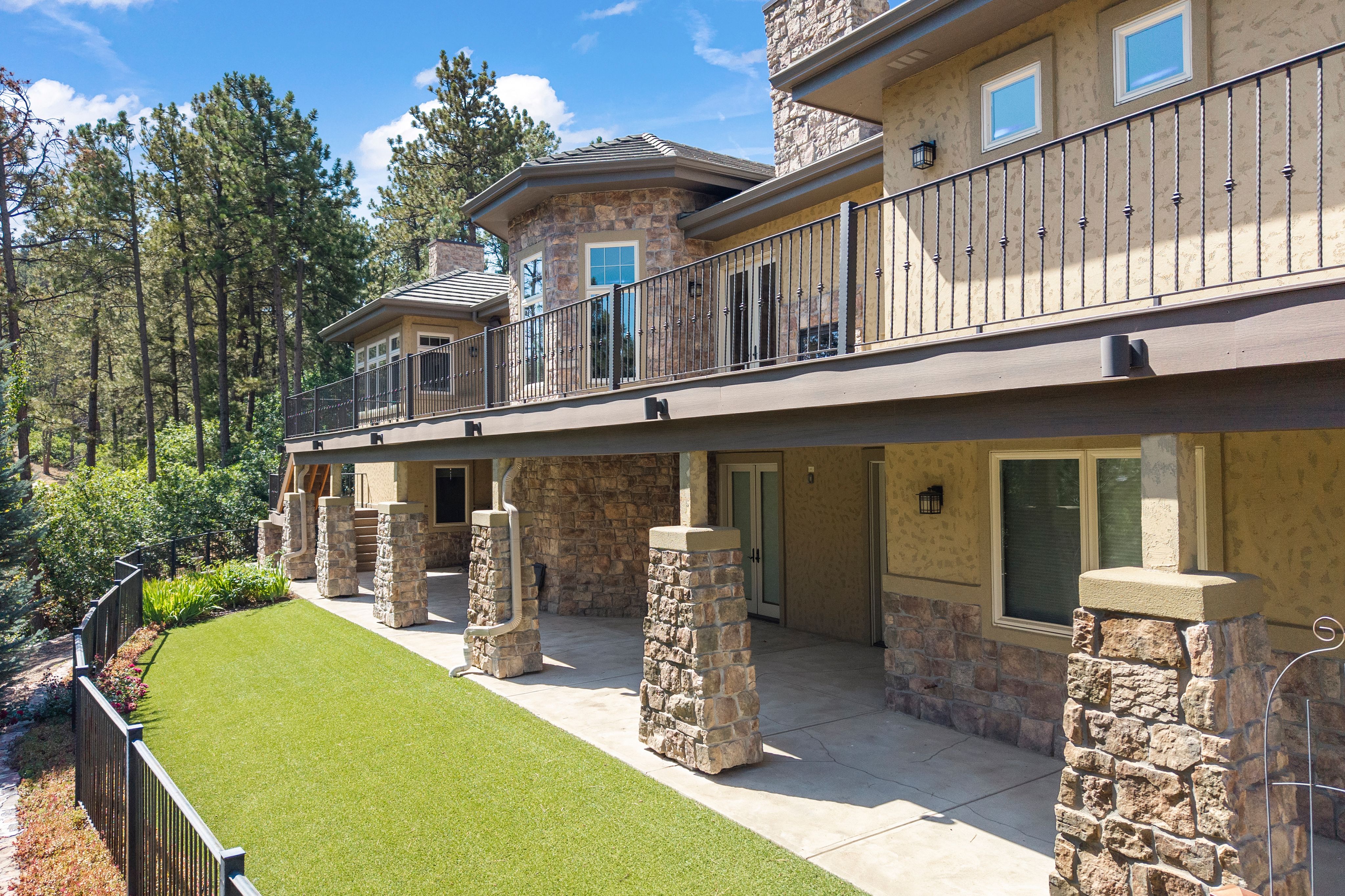  Spectacular custom ranch with a walk-out finished basement - 物件實景