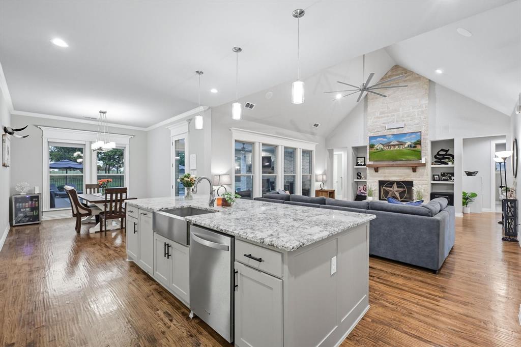 Midlothian, Texas, 76065, United States, 4 Bedrooms Bedrooms, ,3 BathroomsBathrooms,Residential,For Sale,1950999