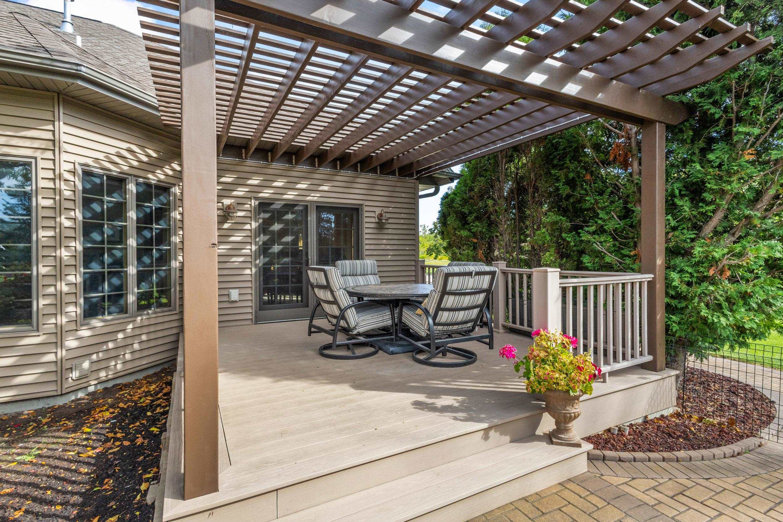 Neenah, Wisconsin, 54956, United States, 3 Bedrooms Bedrooms, ,4 BathroomsBathrooms,Residential,For Sale,1938221