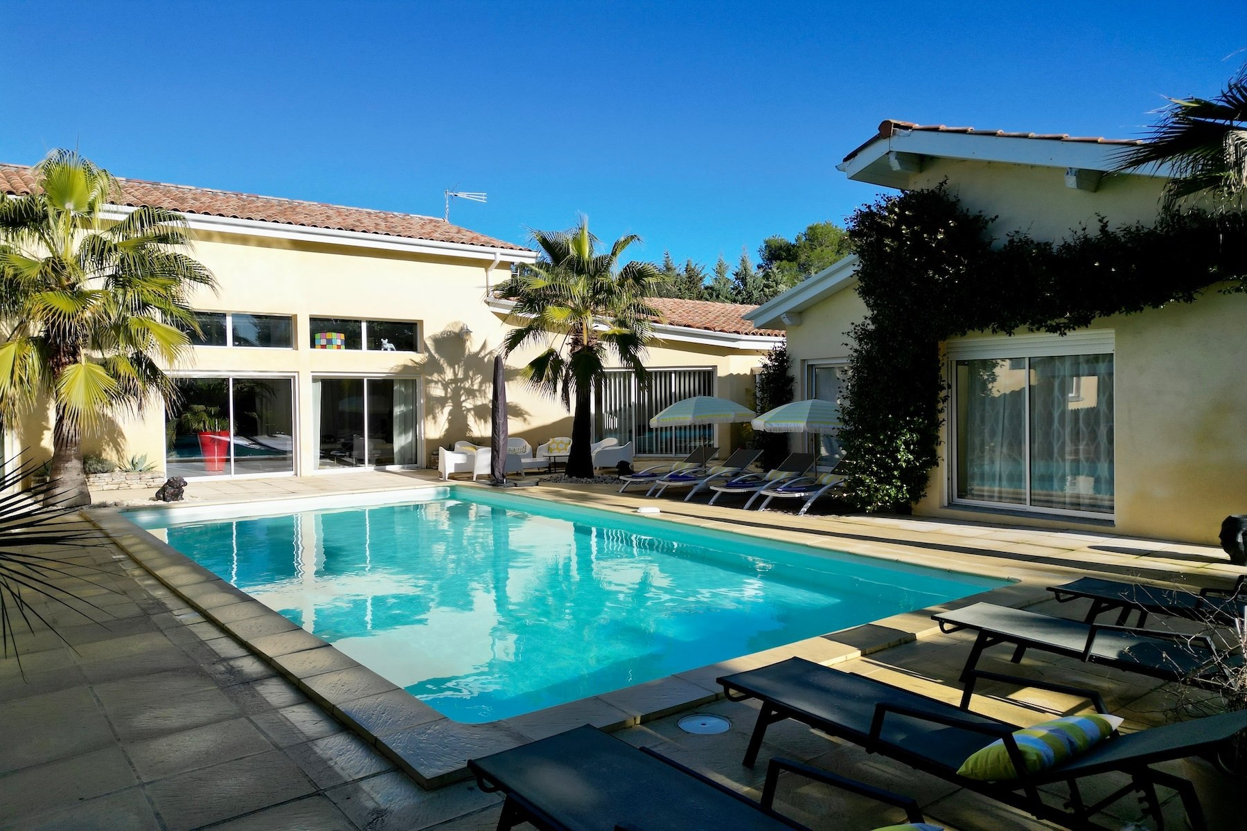  Renovated Contemporary California-Style Villa – Exceptional Features - 物件實景