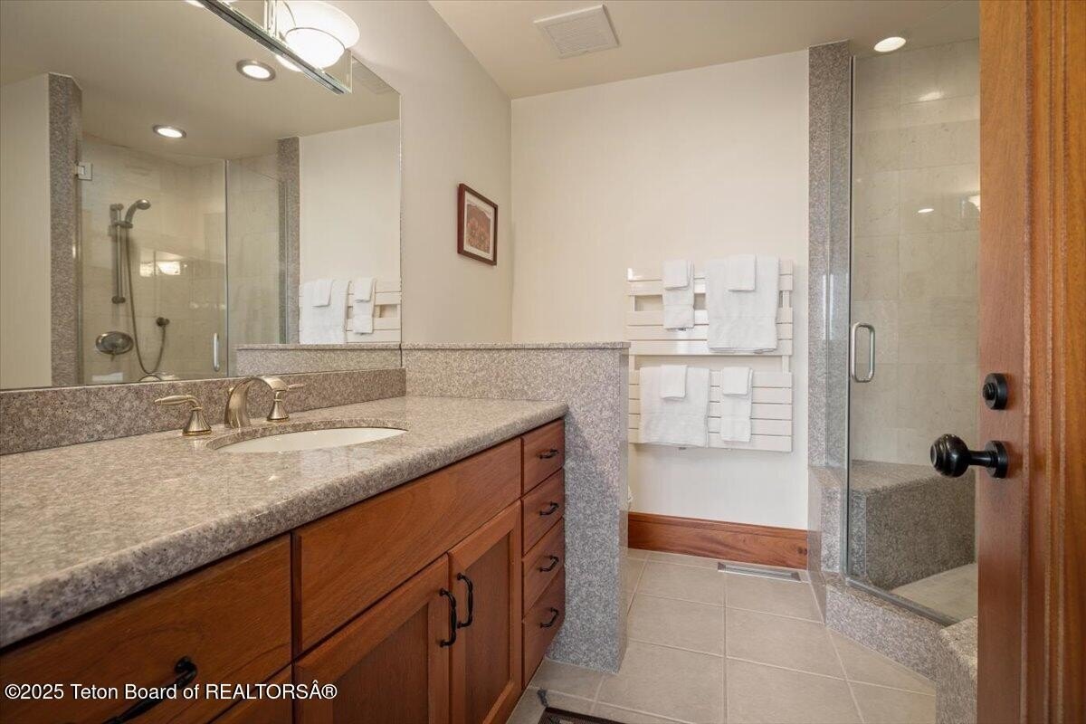 Jackson, Wyoming, 83001, United States, 4 Bedrooms Bedrooms, ,5 BathroomsBathrooms,Residential,For Sale,1979061