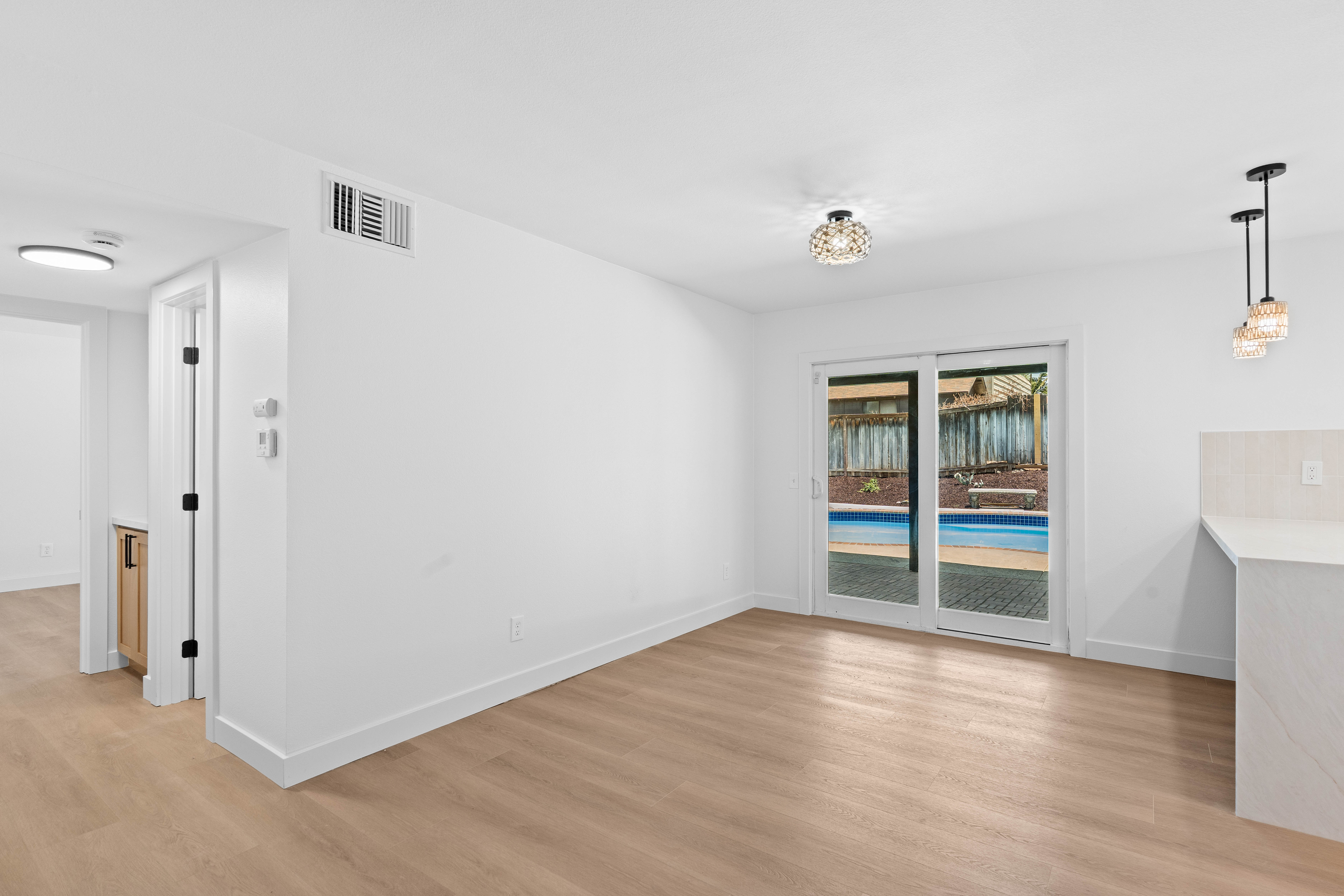  2463 Falling Oak Drive, Riverside, CA 92506 - 物件實景
