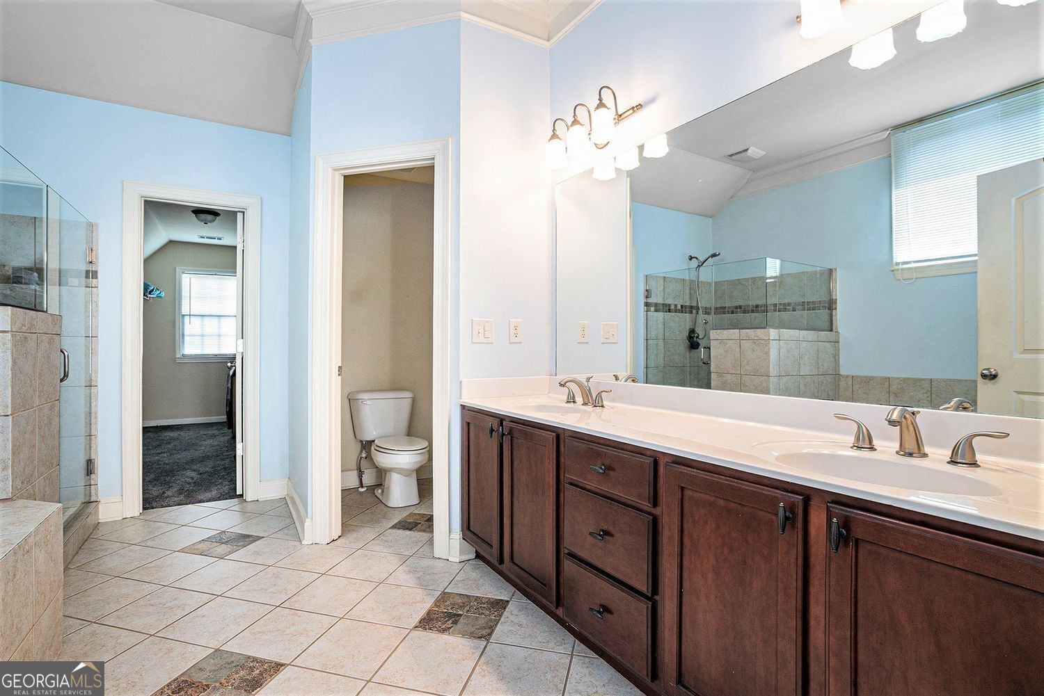 Snellville, Georgia, 30039, United States, 4 Bedrooms Bedrooms, ,5 BathroomsBathrooms,Residential,For Sale,1905137