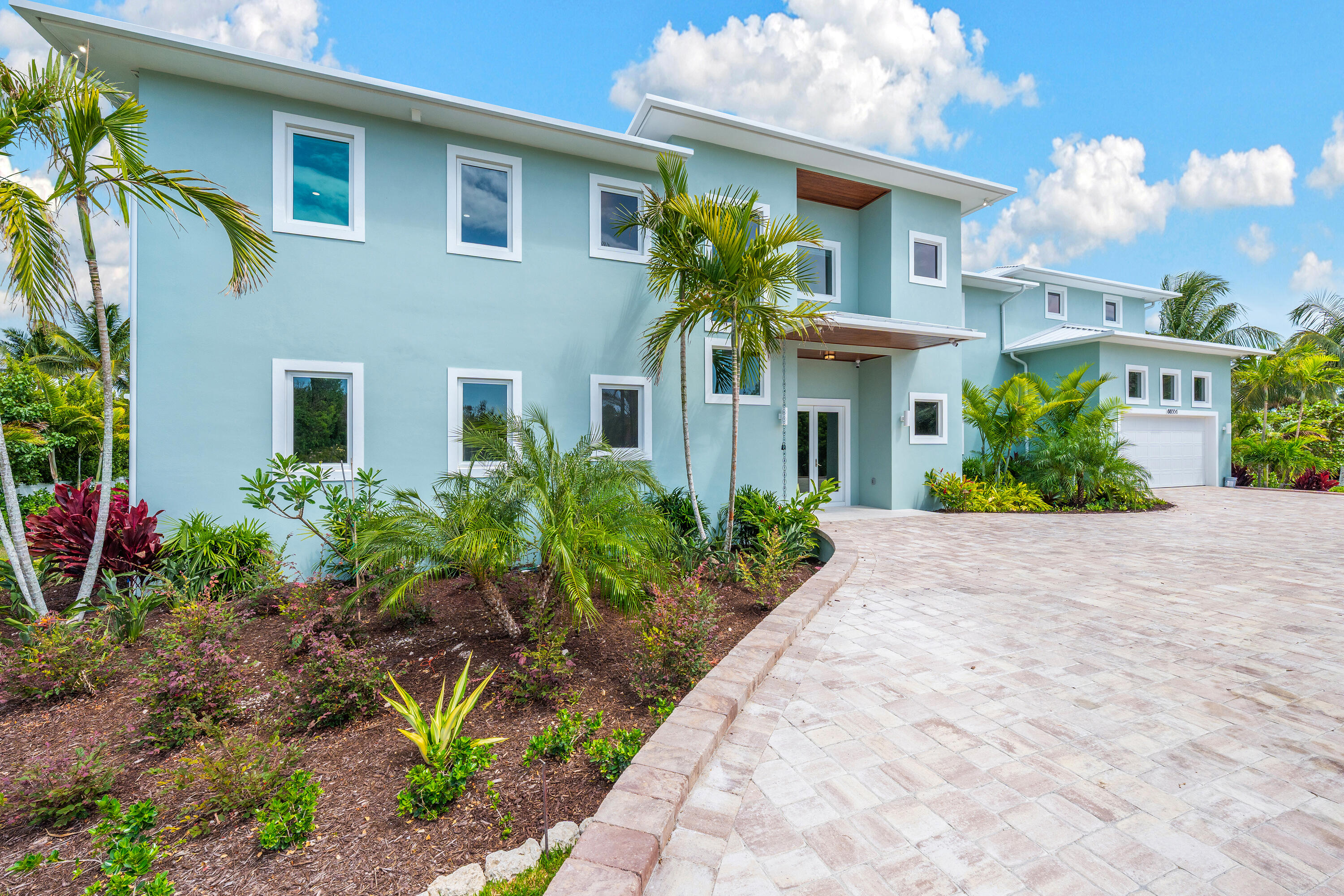 ISLAMORADA, Florida, 33036, United States, 6 Bedrooms Bedrooms, ,9 BathroomsBathrooms,Residential,For Sale,1903587