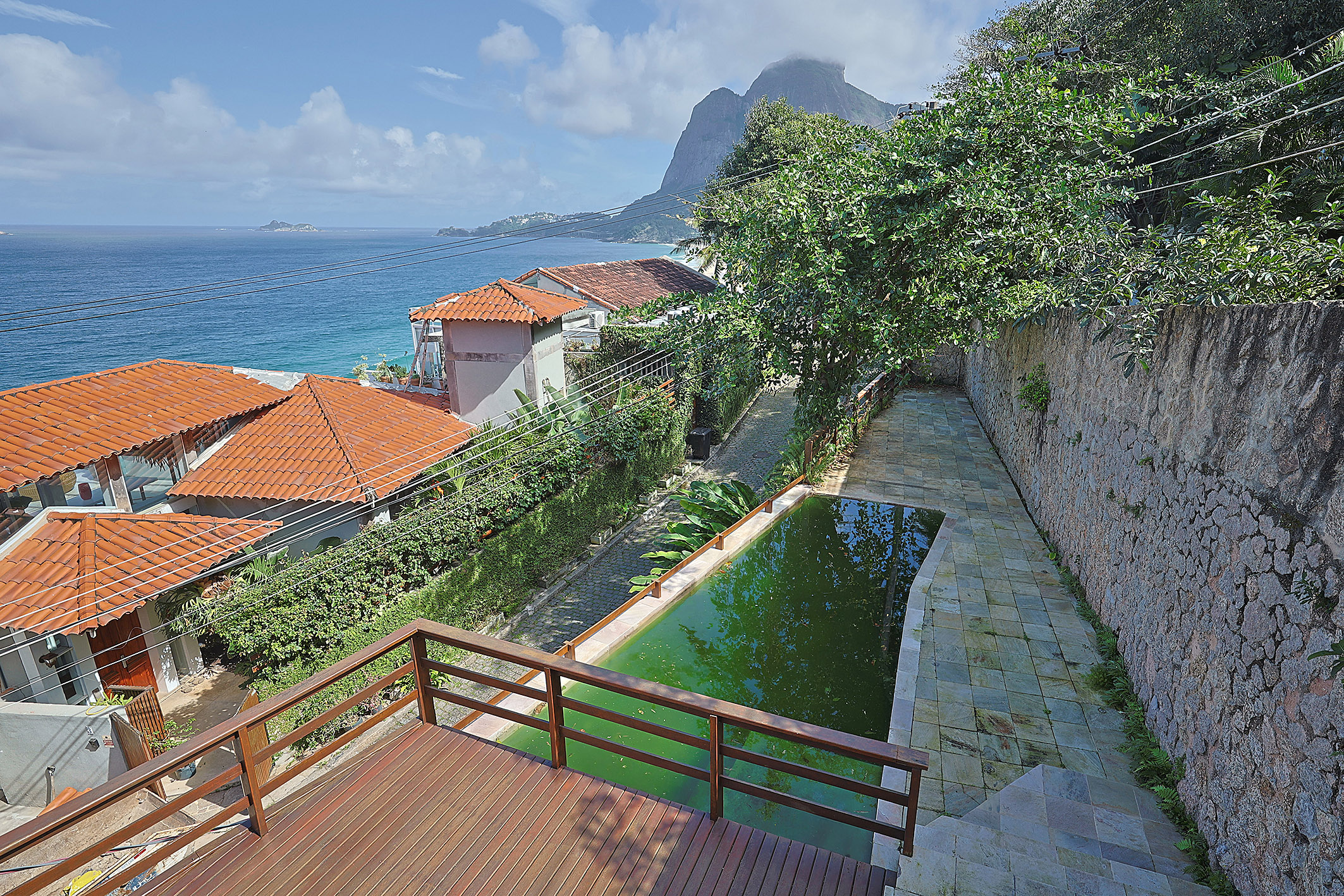  Exclusive Gated Community, Ocean Views, and a Prime Location - 物件實景