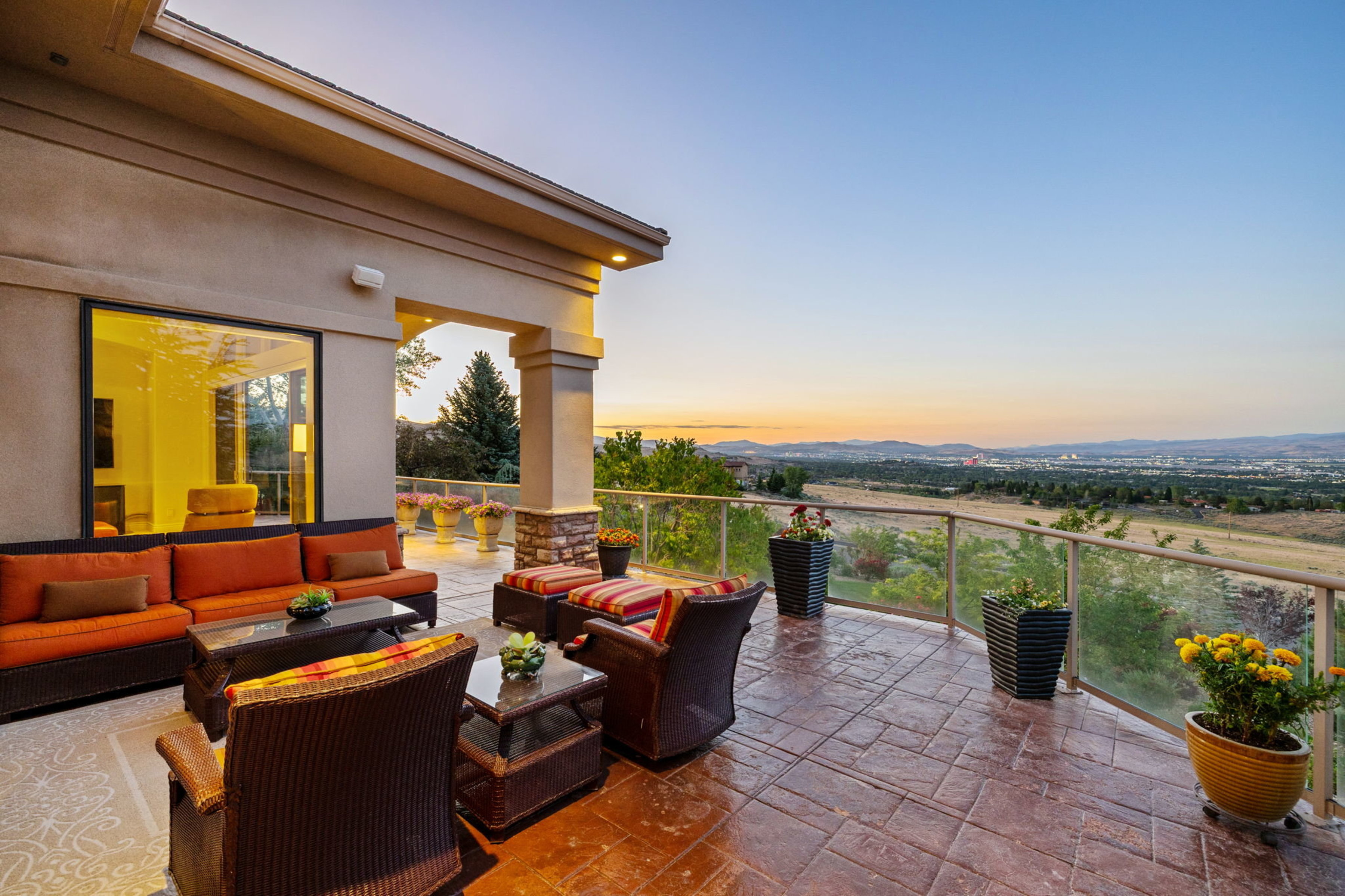  Stunning Custom Home with Breathtaking Views in Reno - 物件實景