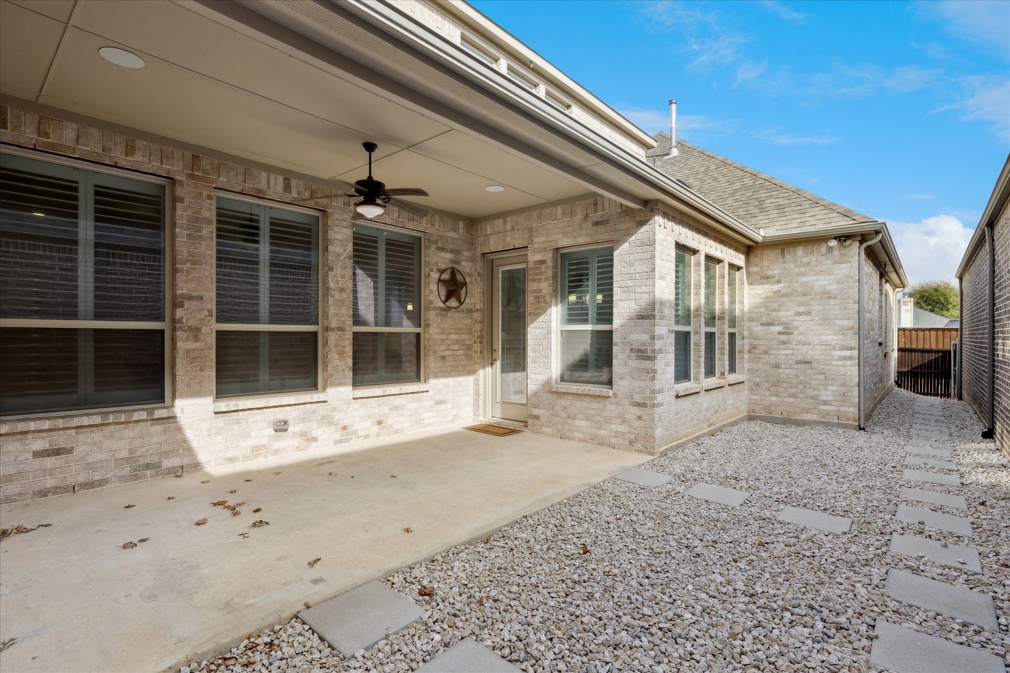 North Richland Hills, Texas, 76182, United States, 4 Bedrooms Bedrooms, ,3 BathroomsBathrooms,Residential,For Sale,2047966