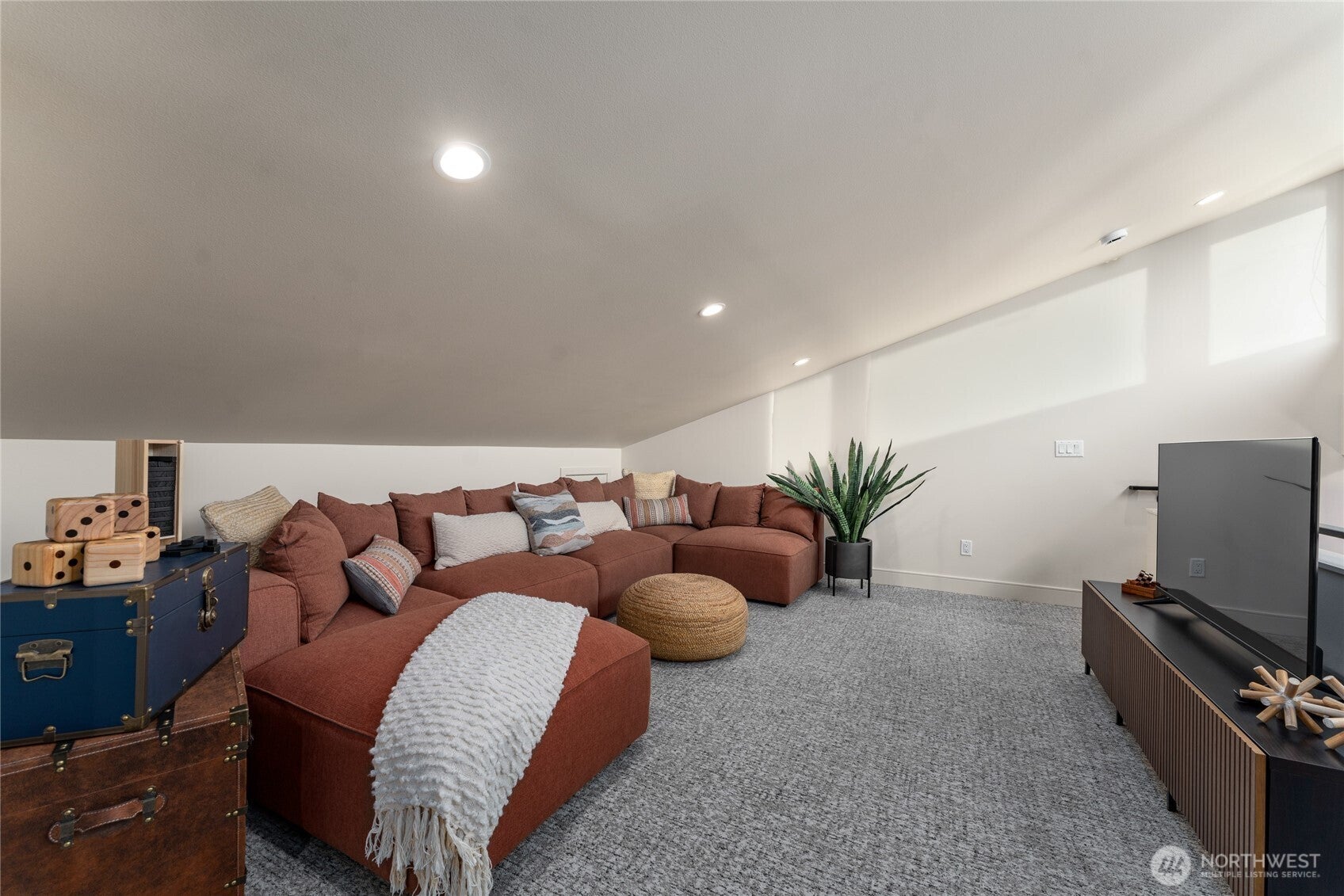 Manson, Washington, 98831, United States, 3 Bedrooms Bedrooms, ,2 BathroomsBathrooms,Residential,For Sale,1941699