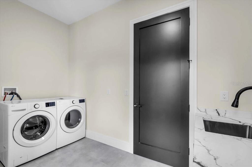 Nokomis, Florida, 34275, United States, 4 Bedrooms Bedrooms, ,5 BathroomsBathrooms,Residential,For Sale,1989128