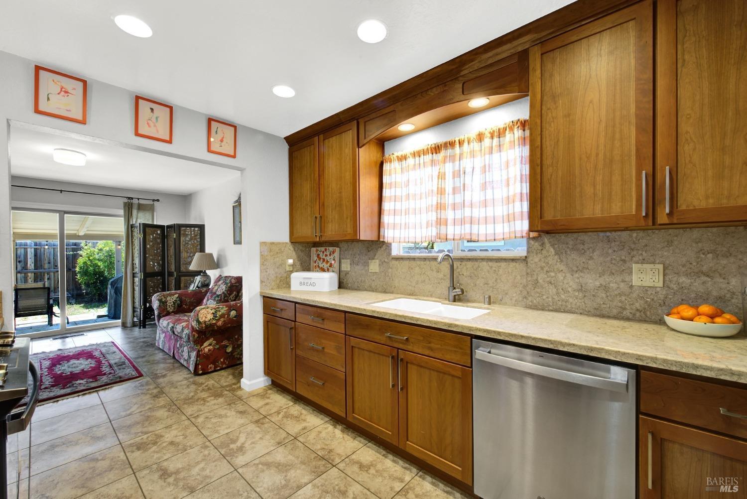 Dixon, California, 95620, United States, 3 Bedrooms Bedrooms, ,2 BathroomsBathrooms,Residential,For Sale,1943662