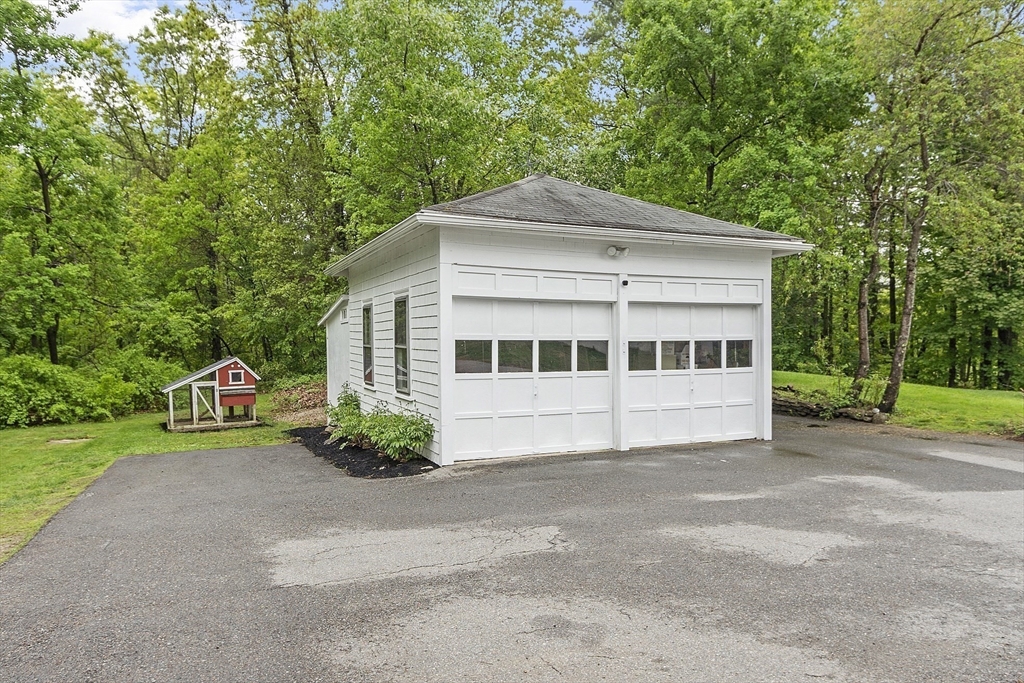 Lunenburg, Massachusetts, 01462, United States, 4 Bedrooms Bedrooms, ,2 BathroomsBathrooms,Residential,For Sale,1876161