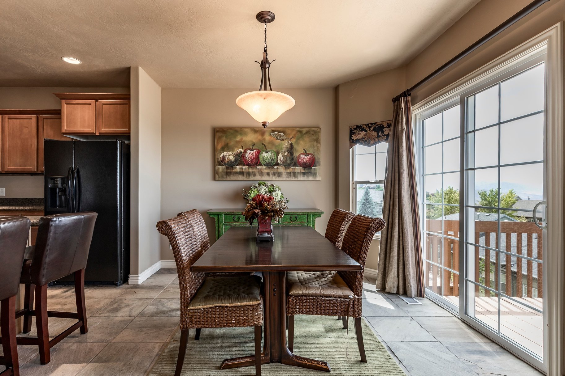  Suncrest Townhouse with Impeccable Valley Views - 物件實景