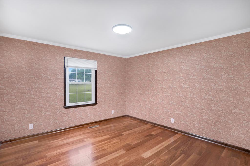 DALTON, Georgia, 30720, United States, 5 Bedrooms Bedrooms, ,3 BathroomsBathrooms,Residential,For Sale,1939085