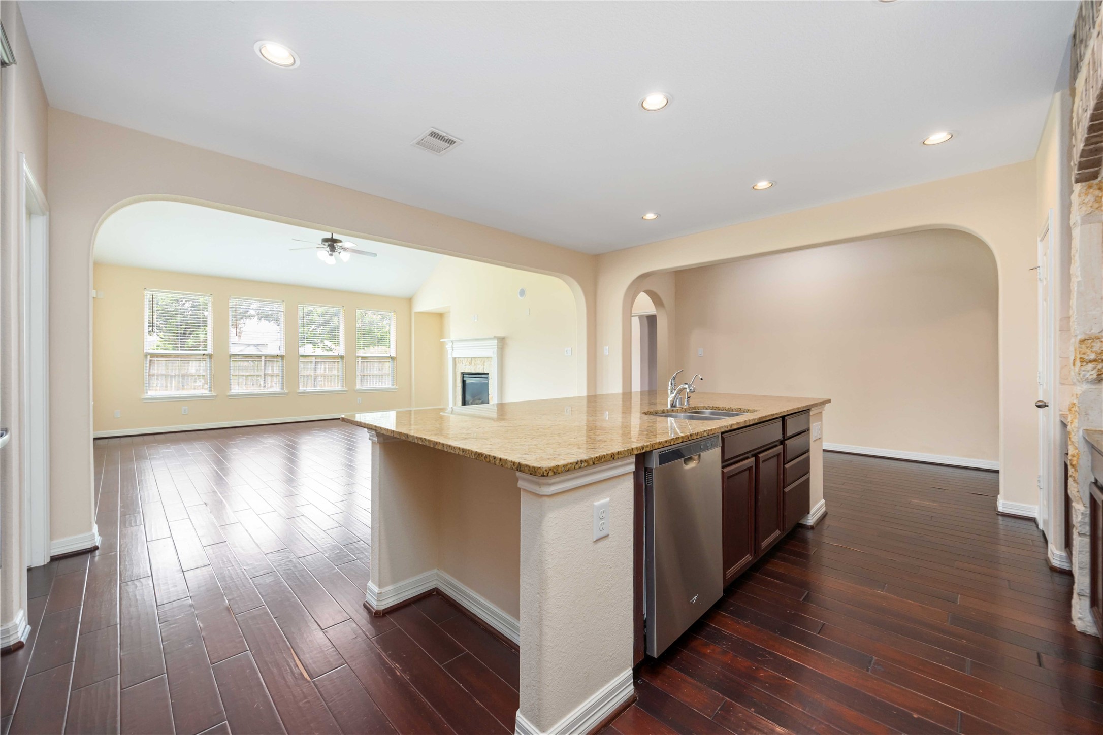 Missouri City, Texas, 77459, United States, 5 Bedrooms Bedrooms, ,4 BathroomsBathrooms,Residential,For Sale,1906951