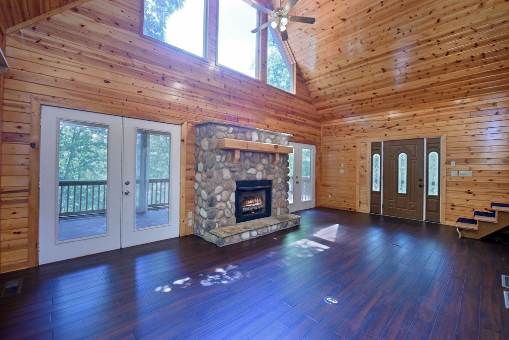 Mineral Bluff, Georgia, 30559, United States, 3 Bedrooms Bedrooms, ,3 BathroomsBathrooms,Residential,For Sale,1882955