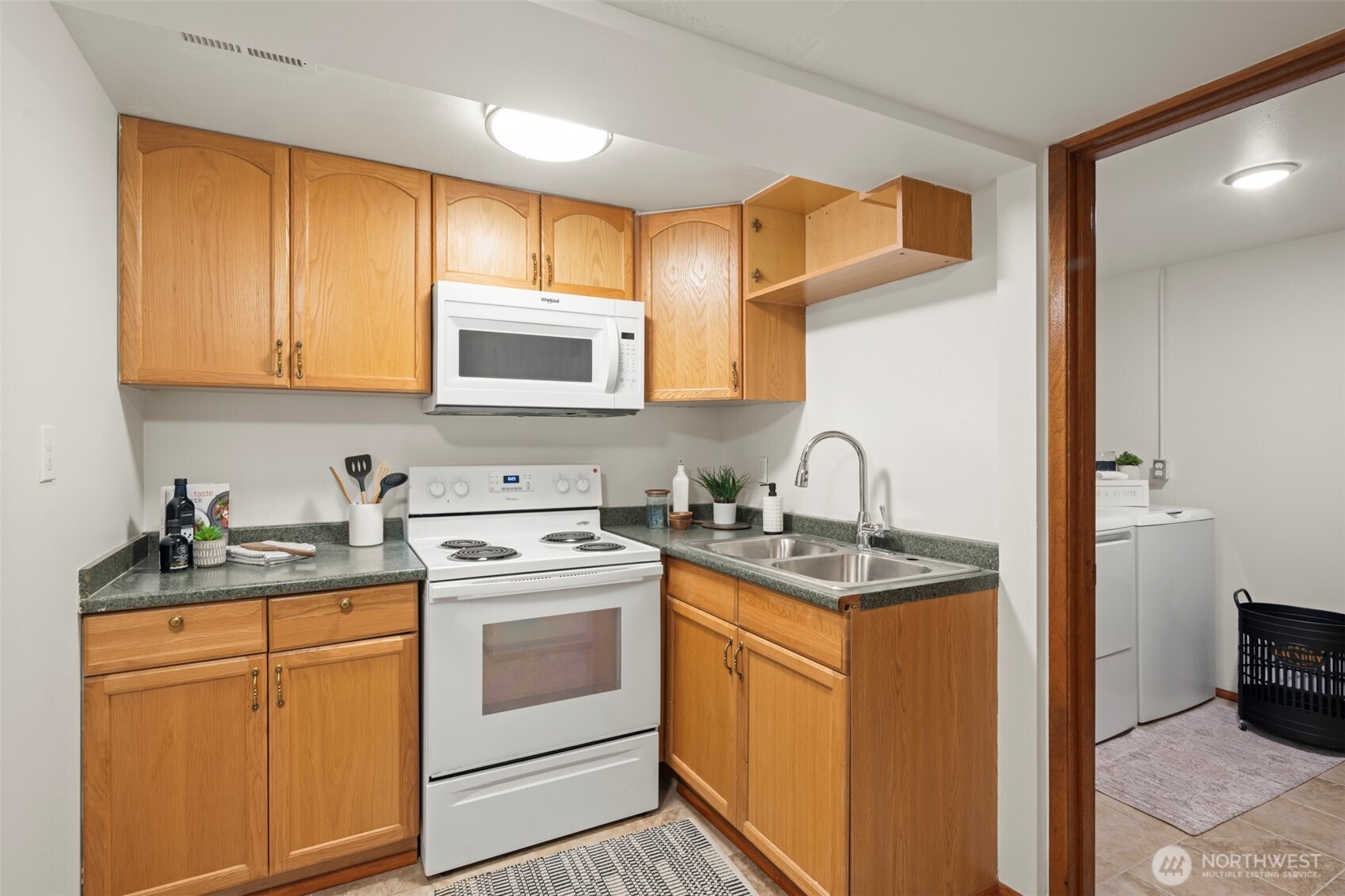 Des Moines, Washington, 98198, United States, 4 Bedrooms Bedrooms, ,2 BathroomsBathrooms,Residential,For Sale,1987867