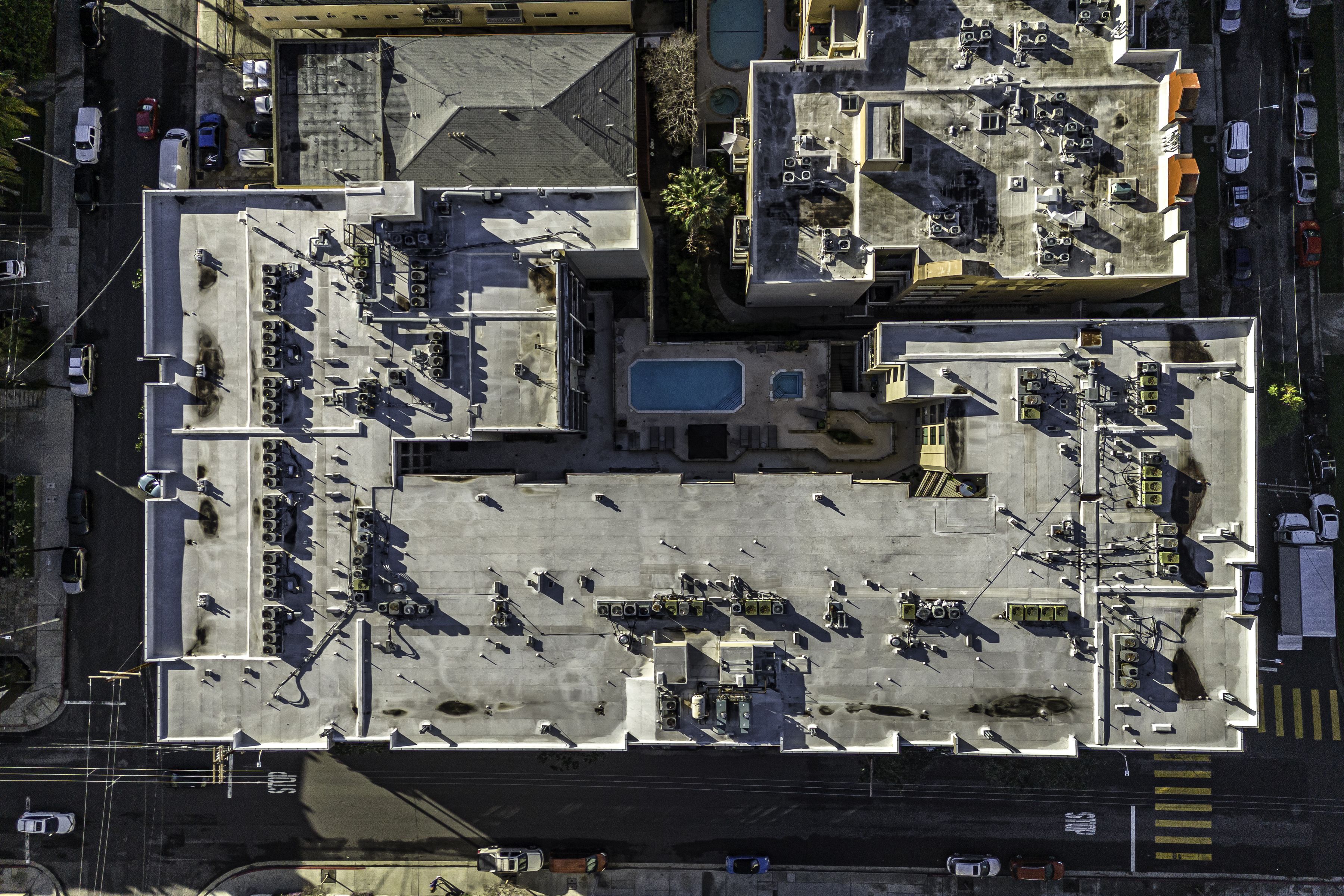  7320 Hawthorn Ave - 物件實景