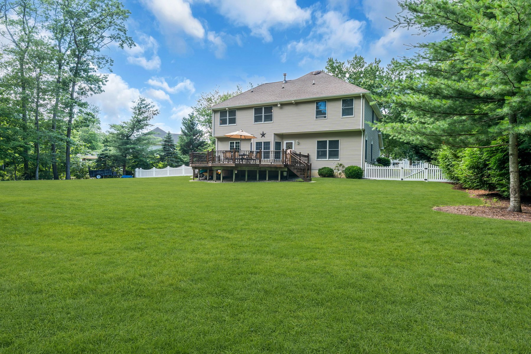  Stunning Colonial in Misty Hollow - 物件實景