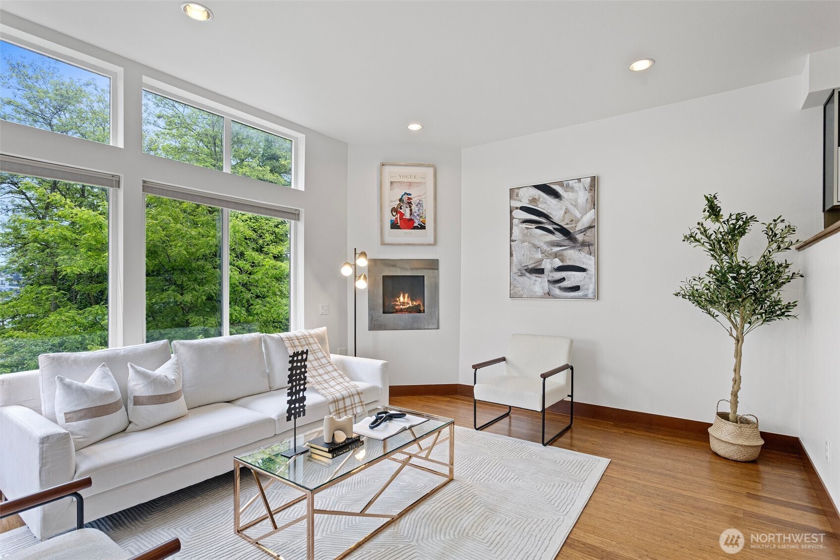 Seattle, Washington, 98109, United States, 3 Bedrooms Bedrooms, ,4 BathroomsBathrooms,Residential,For Sale,1976835