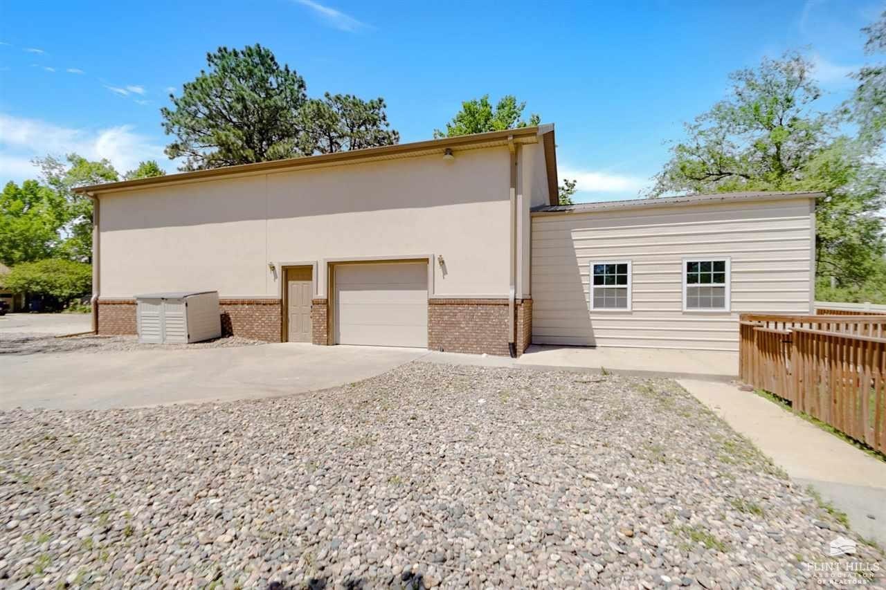 Junction City, Kansas, 66441, United States, 4 Bedrooms Bedrooms, ,4 BathroomsBathrooms,Residential,For Sale,1805372