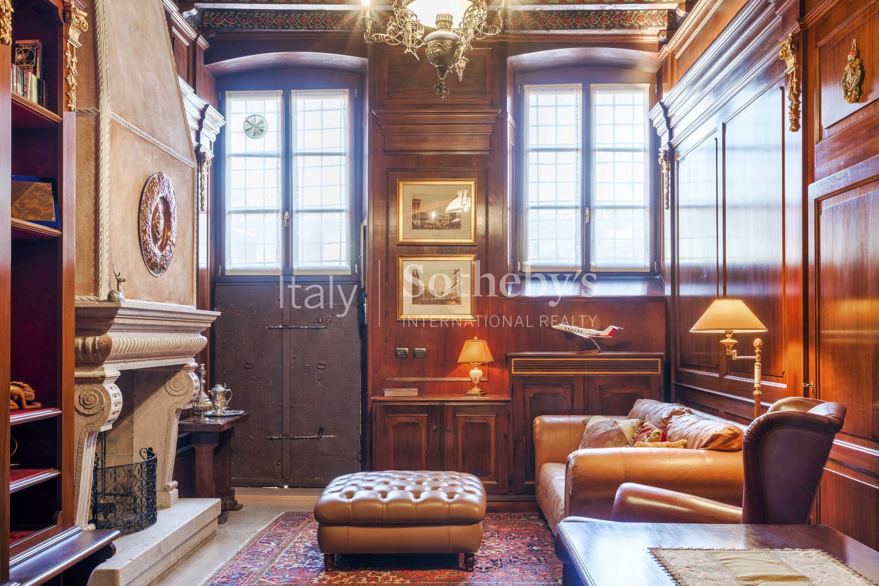  Iconic frescoed residence with terrace in Piazza delle Erbe - 物件實景
