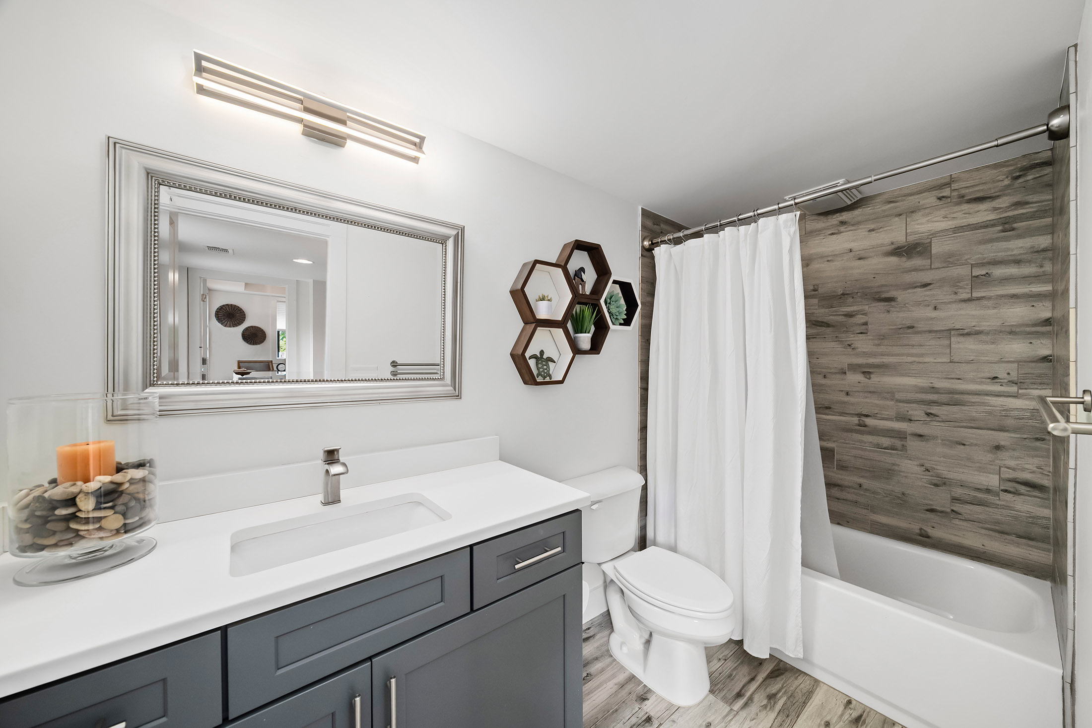  Extensively Renovated Home in the Heart of Downtown Alpharetta - 物件實景