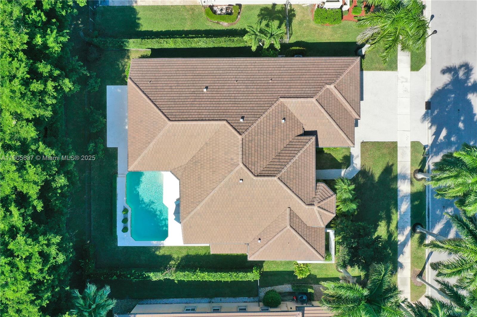 Weston, Florida, 33327, United States, 5 Bedrooms Bedrooms, ,3 BathroomsBathrooms,Residential,For Sale,1991859