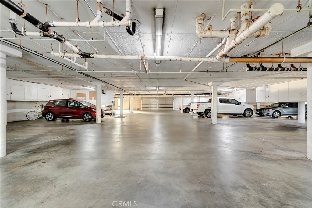 Long Beach, California, 90814, United States, 2 Bedrooms Bedrooms, ,1 BathroomBathrooms,Residential,For Sale,1989158